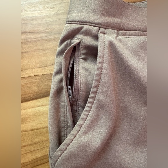 NWOT, Halsey Sport Breakwater Shorts in Dark Camel, 9 in Inseam, Size 36 - Picture 6 of 11